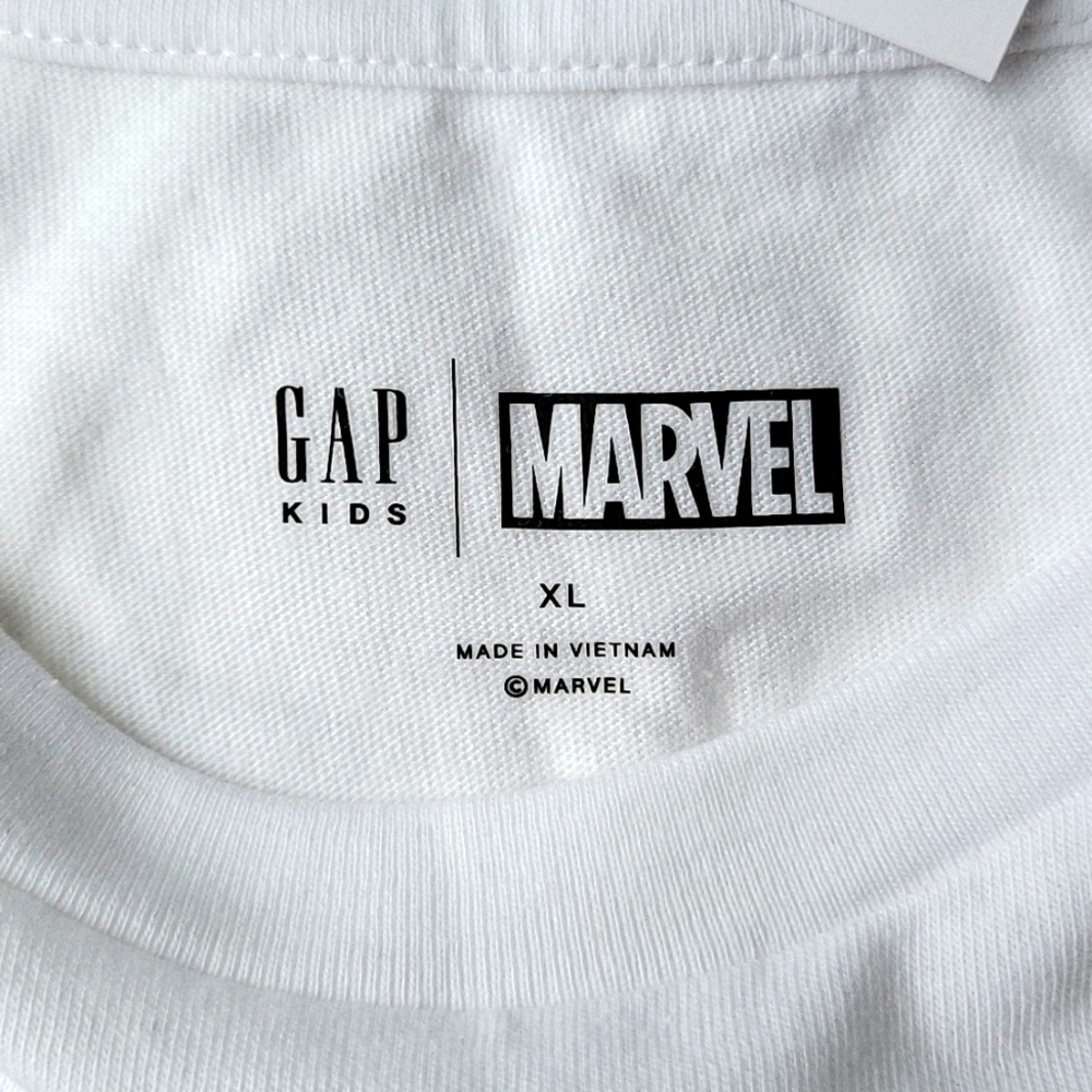 GAP Marvel Graphic T-Shirt Spiderman - Picture 2 of 3